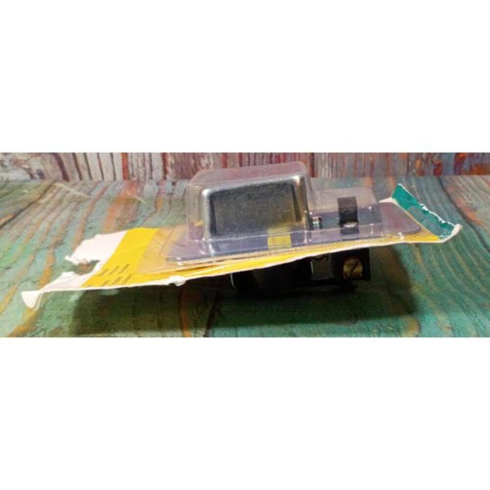 Eaton Bussmann Motor Protector Fuse Holder and Switch 15 Amperes 125V AC - Picture 3 of 7